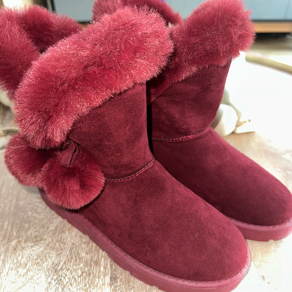 Women's Burgundy Fur-Lined Boots